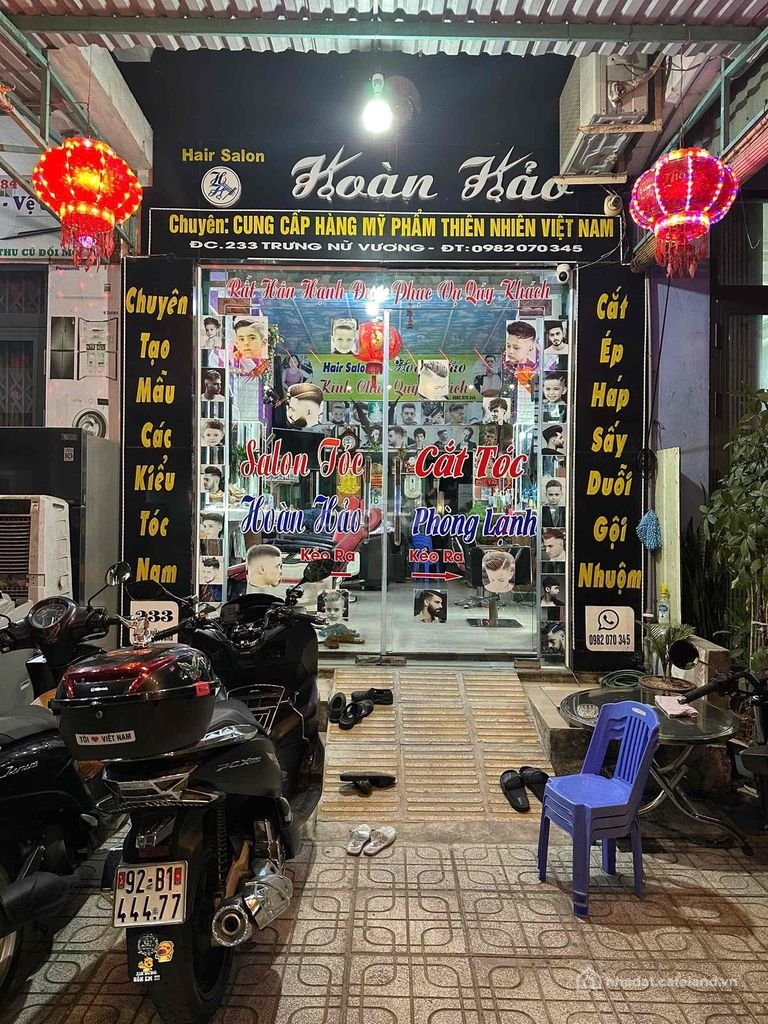 Nhà hàng - Khách sạn: Gia đình cần bán nhà kinh doanh mặt tiền đường Trưng Nữ Vư