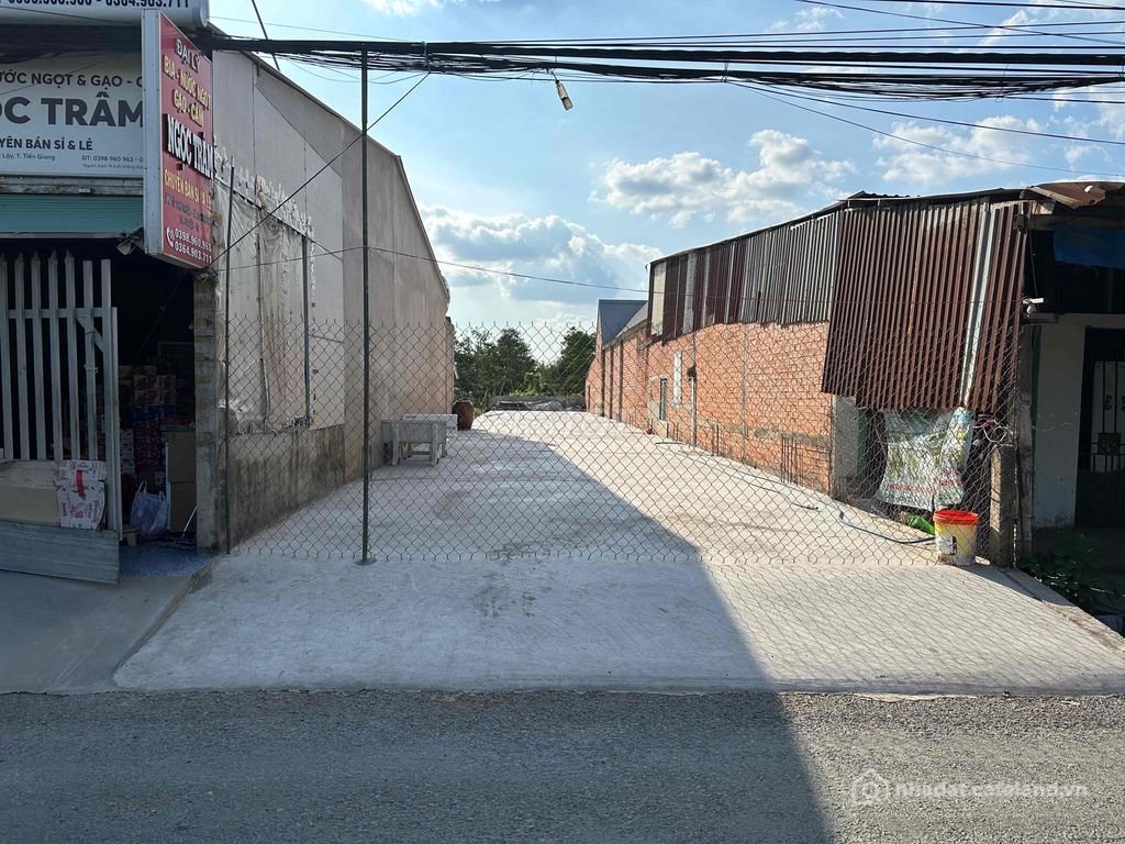 Văn phòng: Cho thuê mặt bằng ĐT 868 (300m2)