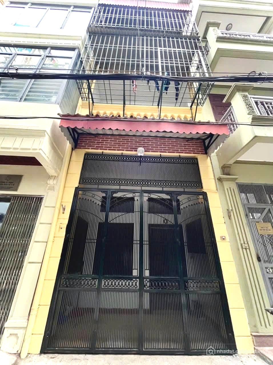 Cho thuê nhà riêng: Cho thuê nhà HẠ YÊN QUYẾT, Yên Hoà. 15 triệu/ tháng. Cho thu