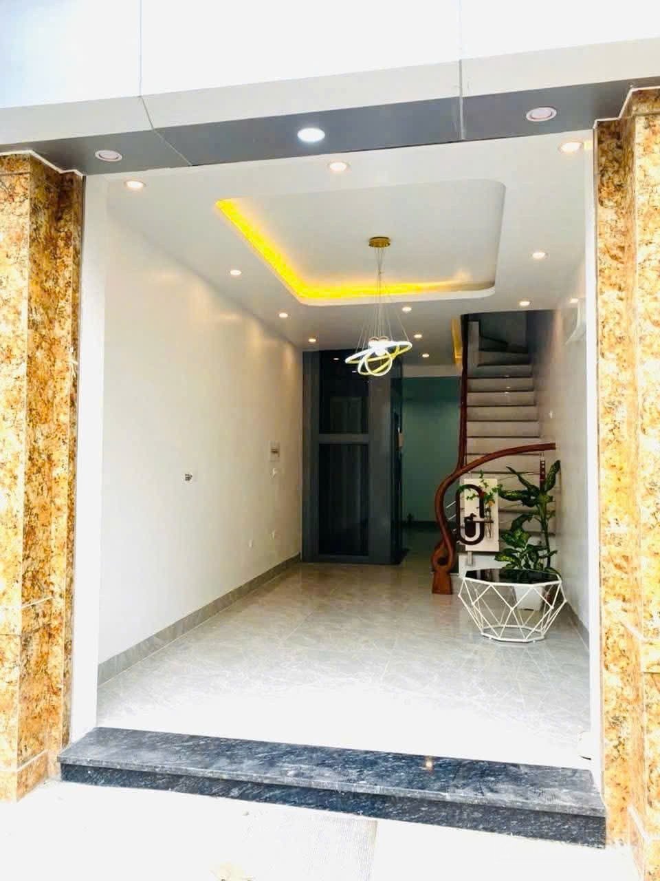 Cho thuê nhà riêng: CHO THUÊ NHÀ MỚI TINH CÓ THANG MÁY – NGÔ QUYỀN, VẠN PHÚC,