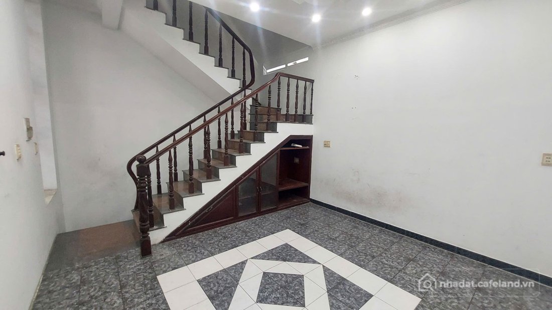 Cho thuê nhà riêng: CHO THUÊ NHÀ 1 TRỆT 3 LẦU NGUYỄN VĂN TRỖI - NGANG 9M BỀ TH