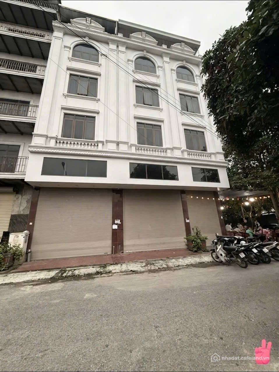 Bán căn hộ Mini, Dịch vụ: Bán Tòa nhà - Building 100m2 có sẵn 100 m2 thổ cư giá