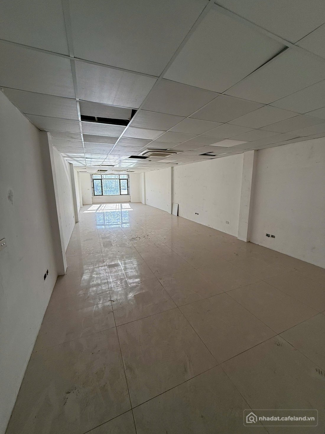 Cho thuê mặt bằng: Cho thuê Mặt bằng kinh doanh 95m2 5 tầng Phường Liễu Giai Quậ
