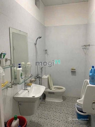 Cho thuê nhà riêng: Nhà phố: Cho thuê nhà 1 trệt 2 lầu đường N4 Khu Dân Cư Bửu L