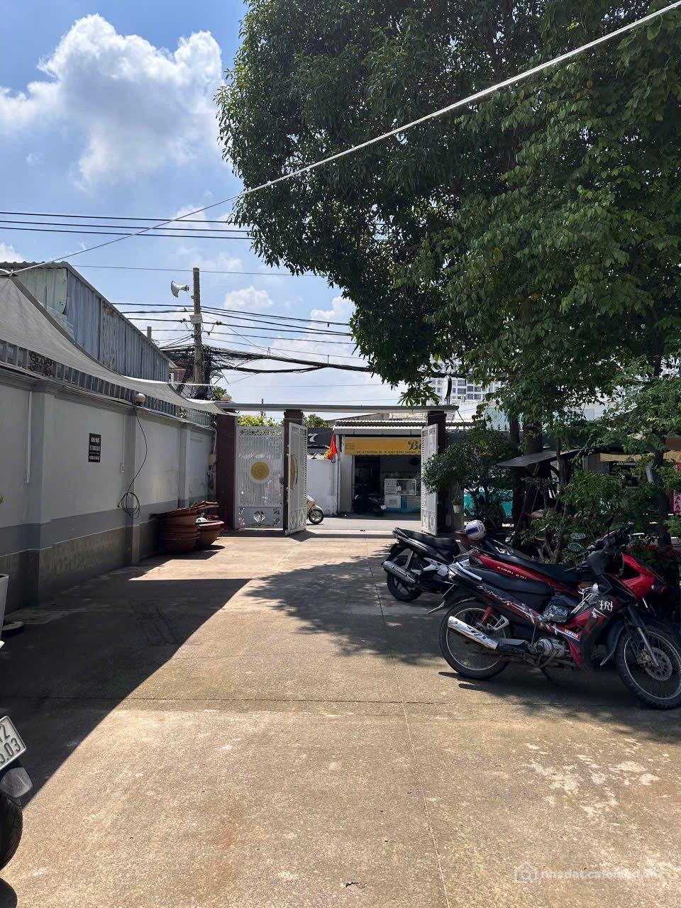 Cho thuê mặt bằng: Mặt bằng kinh doanh 180m2 giá 20 triệu Mặt Tiền Đường số 20 g