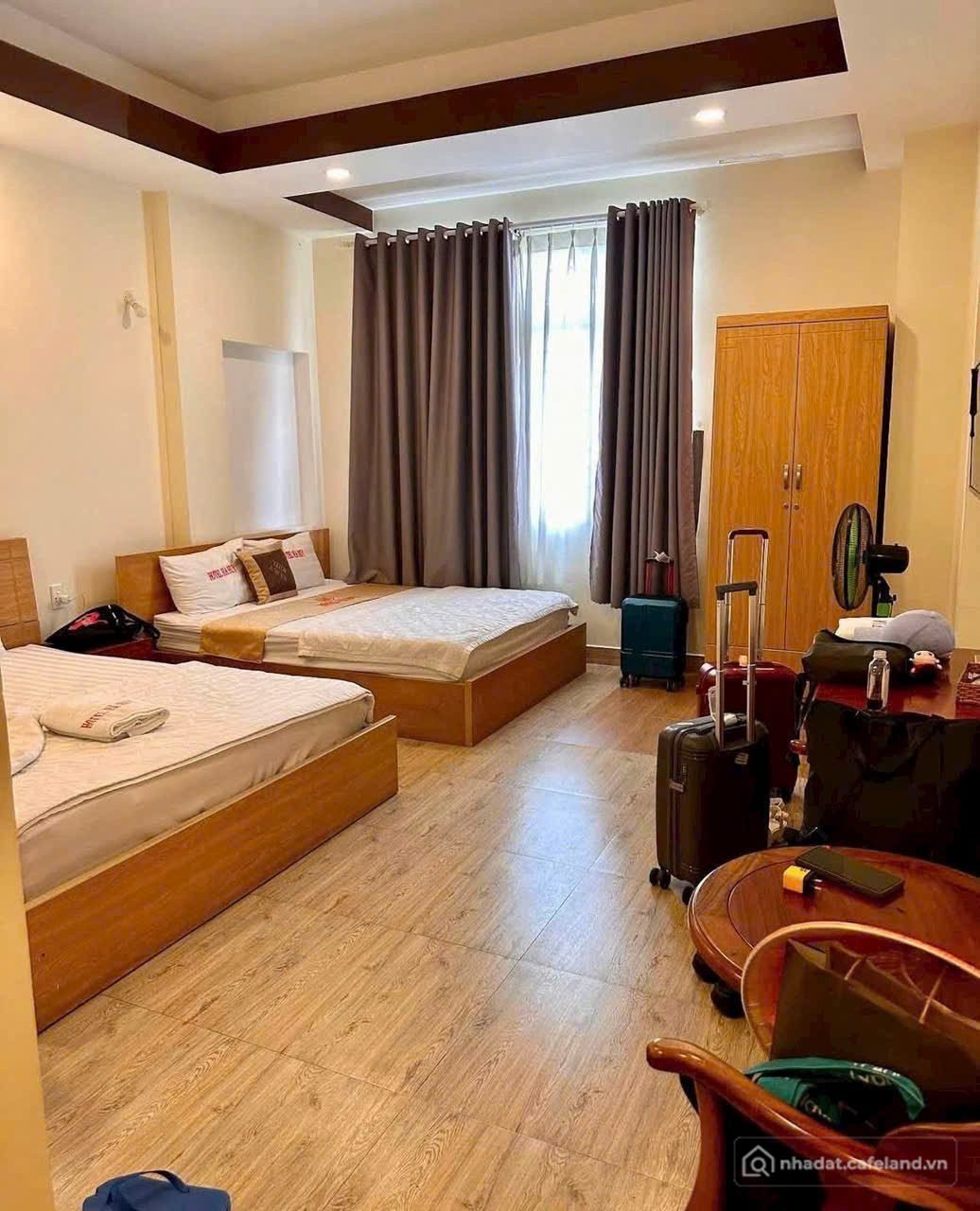 Bán nhà hàng - Khách sạn: Bán Khách sạn 166m2 có sẵn thổ cư giá 32 tỷ tại Nguyễn