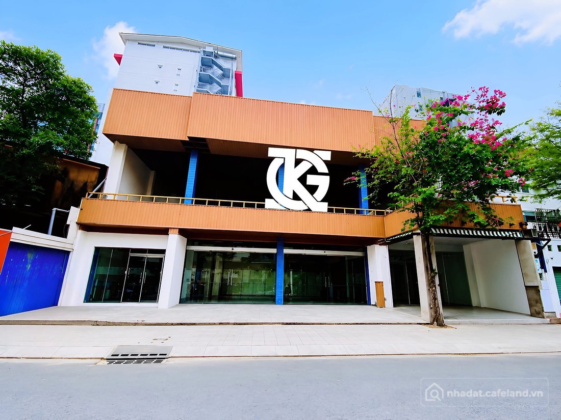 Cho thuê mặt bằng: ️️ Cho Thuê Nhà Mặt Tiền: 09 Lê Ngô Cát - Quận 3 - 20x25m,