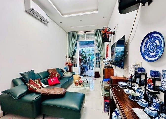 Cho thuê nhà riêng: Nhà phố: Bán nhà hẻm xe hơi tải thông Tô Hiến Thành Q.10 - 3