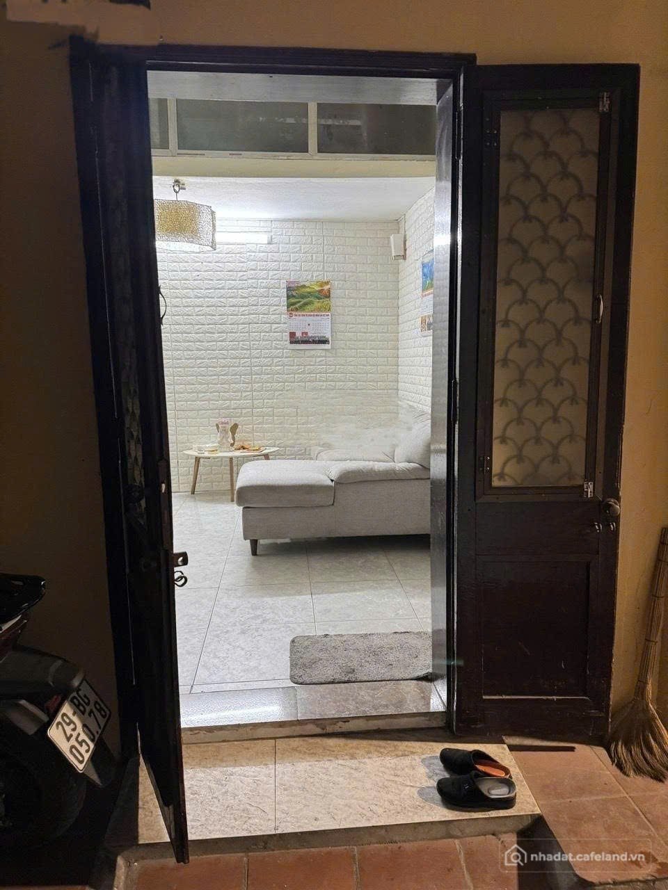 Cho thuê nhà riêng: Cho thuê nhà ngõ 71 Hai Bà Trưng quận Hoàn Kiếm 22M x 4T giá