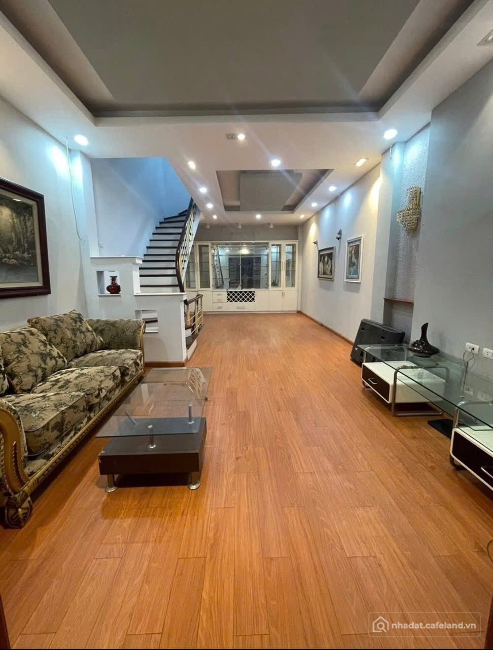 Cho thuê nhà riêng: Cho Thuê Nhà Nguyễn Hoàng Tôn - Xuân La 50M² 5 Tầng 1 Tum/ 4