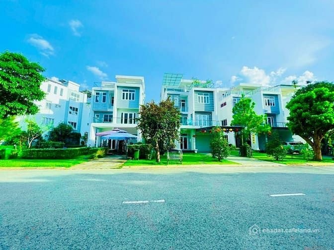 Cho thuê nhà riêng: Nhà riêng: Biệt Thự Đơn Lập Khu Compound Villa Park Q9 - Ful