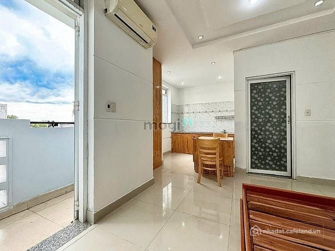 Cho thuê phòng trọ: Phòng trọ: Bancol Riêng Stuido Rộng 25m2 Ngay Quang Trung Ch