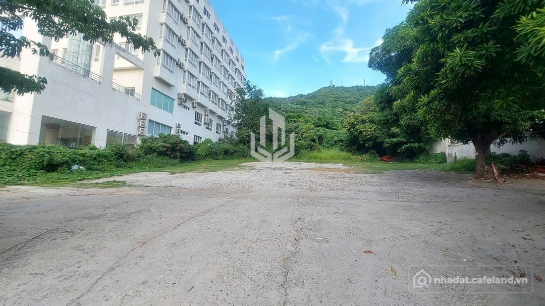 Cho thuê mặt bằng: Cho thuê mặt bằng: Cho thuê đất: Cho thuê Đất 2000m2 giá 140