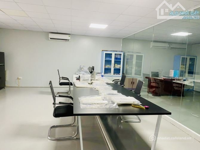 Cho thuê mặt bằng: Cho thuê mặt bằng: Cho thuê đất: Cho thuê 1250m2 nhà xưởng xâ