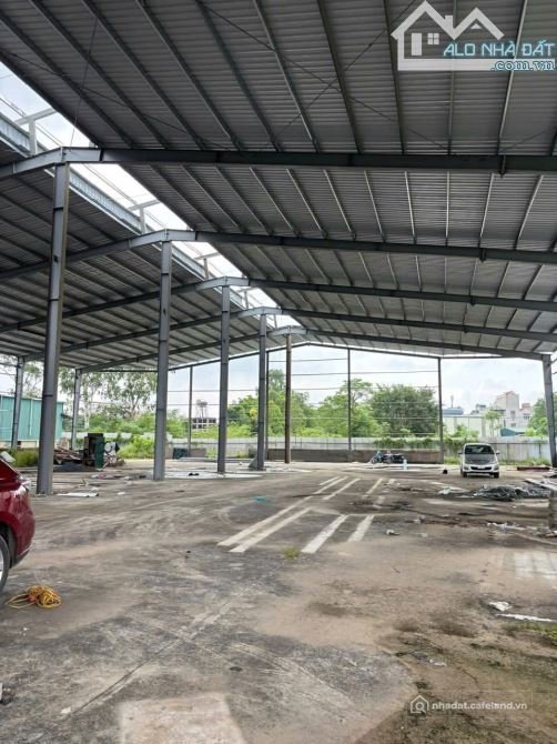 Cho thuê mặt bằng: Cho thuê mặt bằng: Cho thuê đất: Cho thuê kho xưởng 2500m2 gầ