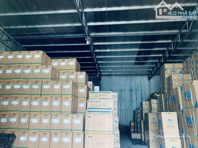 Cho thuê mặt bằng: Cho thuê mặt bằng: Cho thuê đất: Cho thuê 230m2 kho chứa hàng