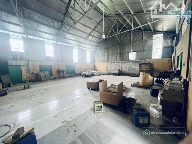 Cho thuê mặt bằng: Cho thuê mặt bằng: Cho thuê đất: Cho thuê 300/600m2 kho/bãi g