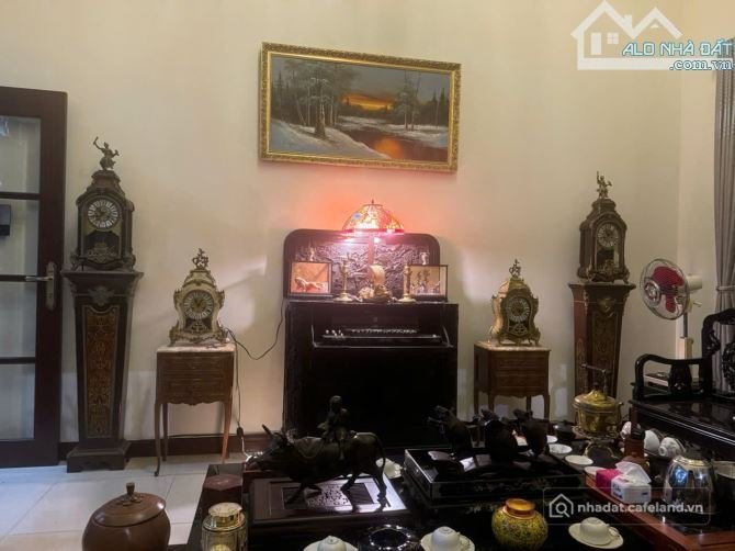 Cho thuê nhà riêng: Cho thuê nhà riêng: Cho thuê nhà riêng: Còn vài căn biệt thự