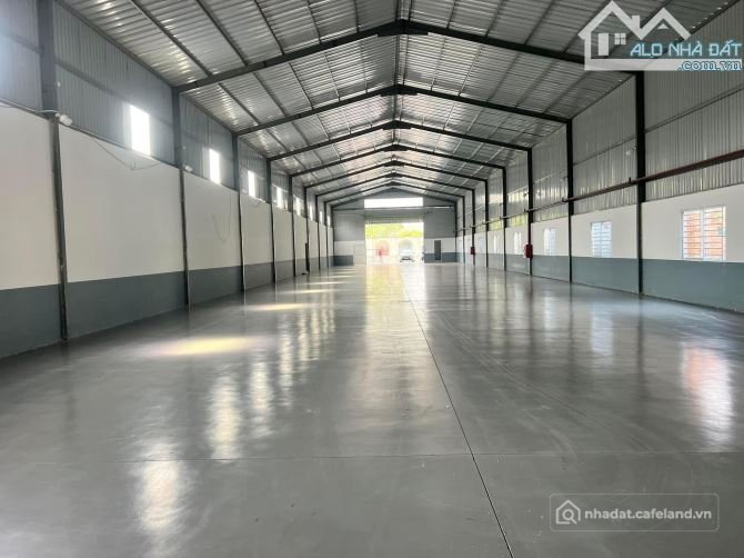 Cho thuê mặt bằng: Cho thuê mặt bằng: Cho thuê đất: Cho thuê 1000m2 nhà xưởng xâ