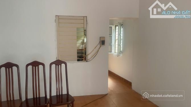 Cho thuê mặt bằng: Cho thuê mặt bằng: Cho thuê đất: Cho thuê 400m2 Kho Đại Lộ Th