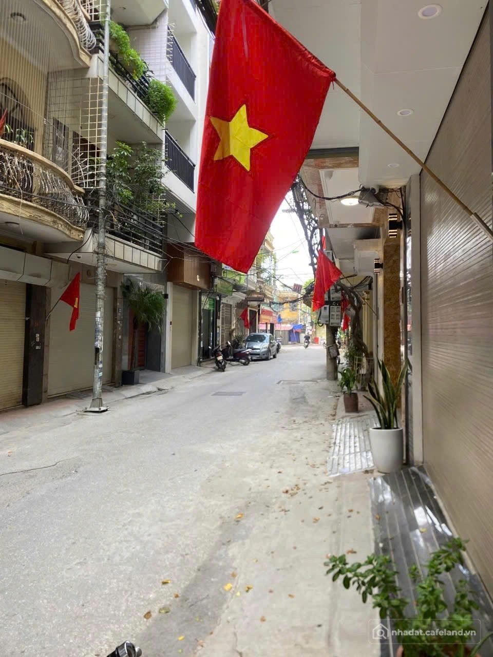 Cho thuê nhà riêng: Cho thuê nhà ngõ 125 VĨNH PHÚC, Hoàng Hoa Thám. 18 triệu/ th