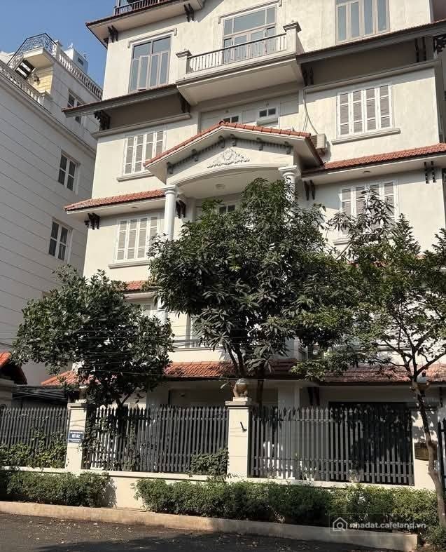 Cho thuê nhà riêng: Cho thuê nhà riêng: Cho thuê nhà Biệt thự VƯỜN ĐÀO Lạc Long
