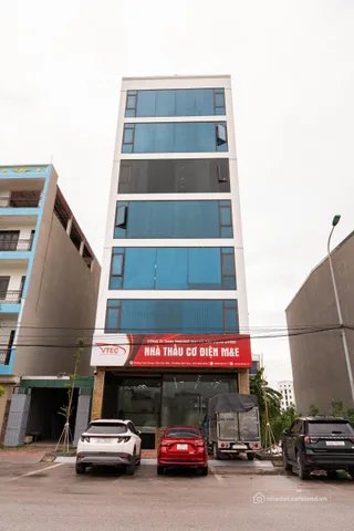 Cho thuê mặt bằng: Cho thuê mặt bằng kinh doanh diện tích 200m2 giá 18 triệu/tần