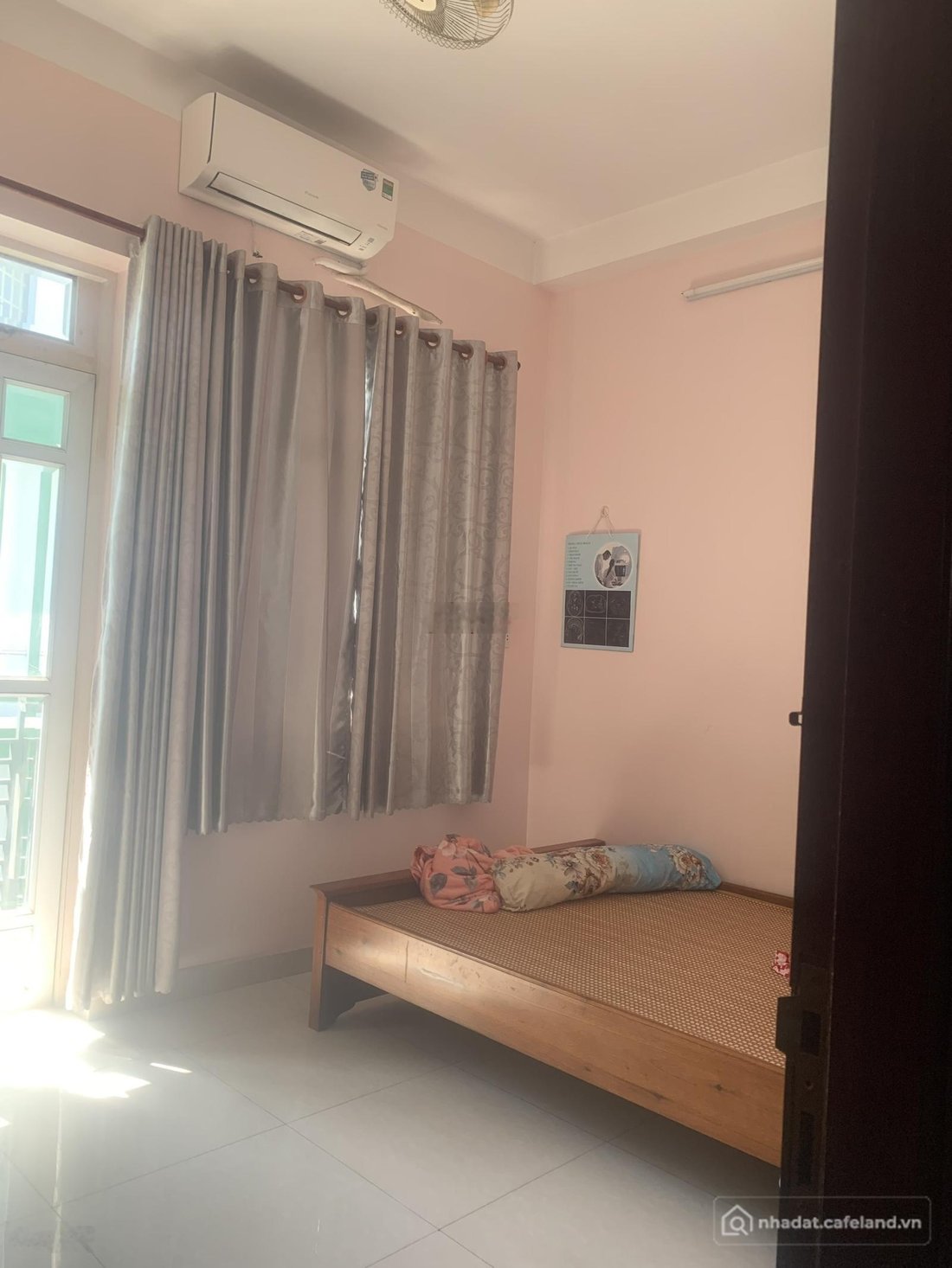 Nhà riêng: Cho thuê nhà nguyên căn gần chợ Hoàng Hoa Thám Tân Bình 3 phòng ngủ g