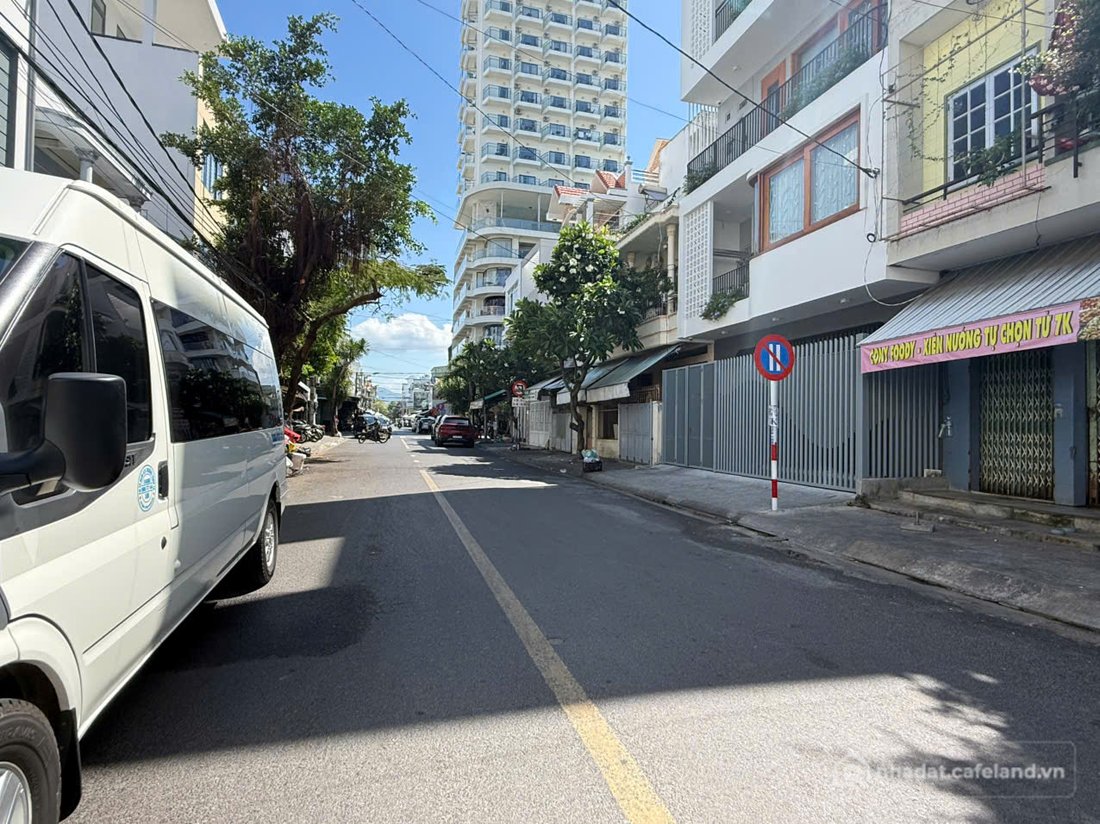 Mặt bằng: Cho thuê mặt bằng đẹp gần phố Hàn, vị trí góc Trần Nguyên Hãn, Lê Quý