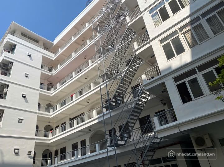 Bán nhà hàng - Khách sạn: Cần bán khách sạn 7 tầng – Kinh doanh hiệu quả – Trung