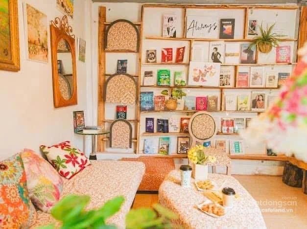 Mặt bằng: Sang nhượng quán coffe view bờ hồ công viên Văn Lang, Việt Trì