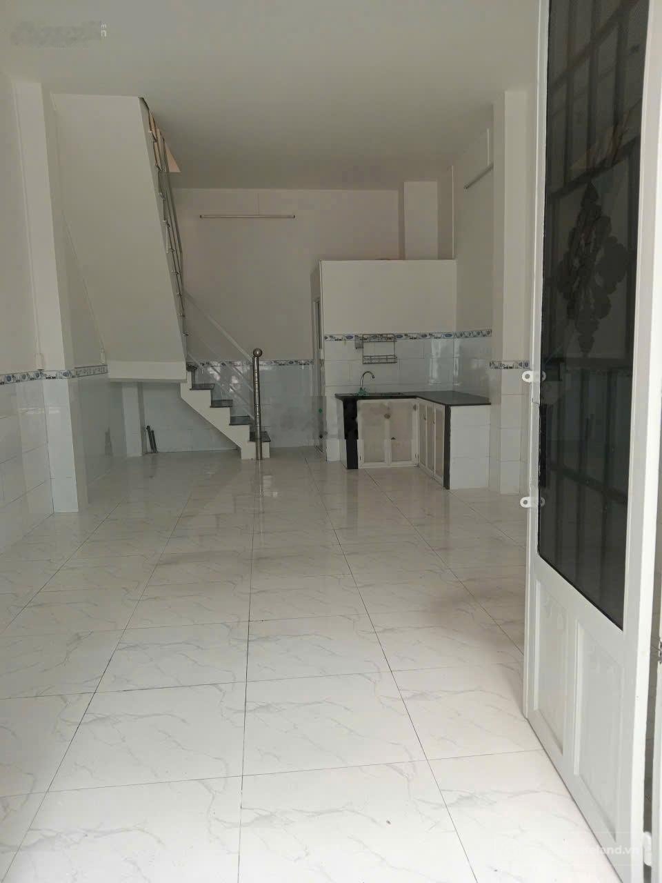 Nhà riêng: Cho thuê nhà nguyên căn sạch đẹp quận tân phú - vị trí đẹp ngay đường