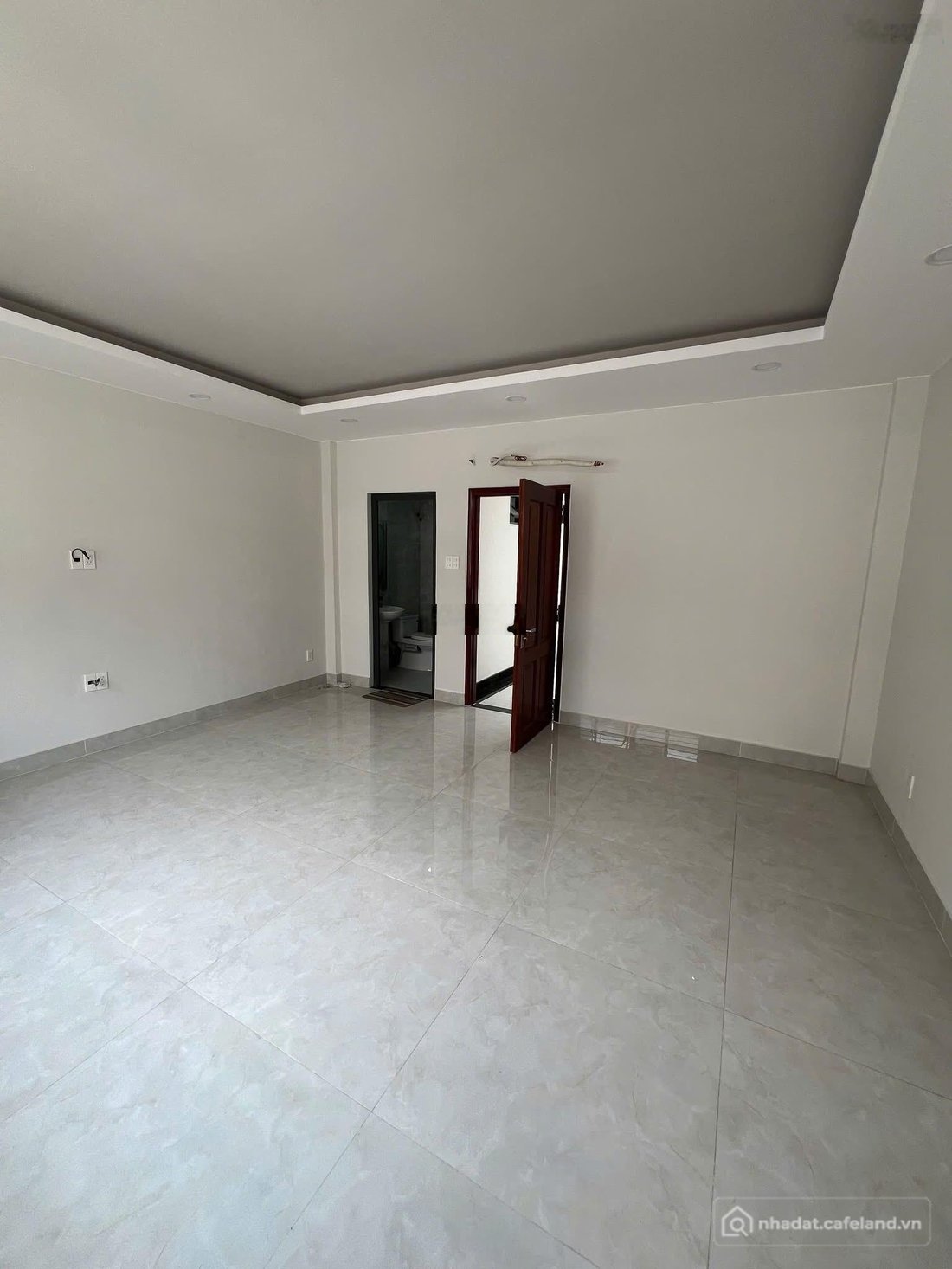 Nhà riêng: Cho thuê nhà ở intresco 6b phù hợp công ty hoặc gia đình