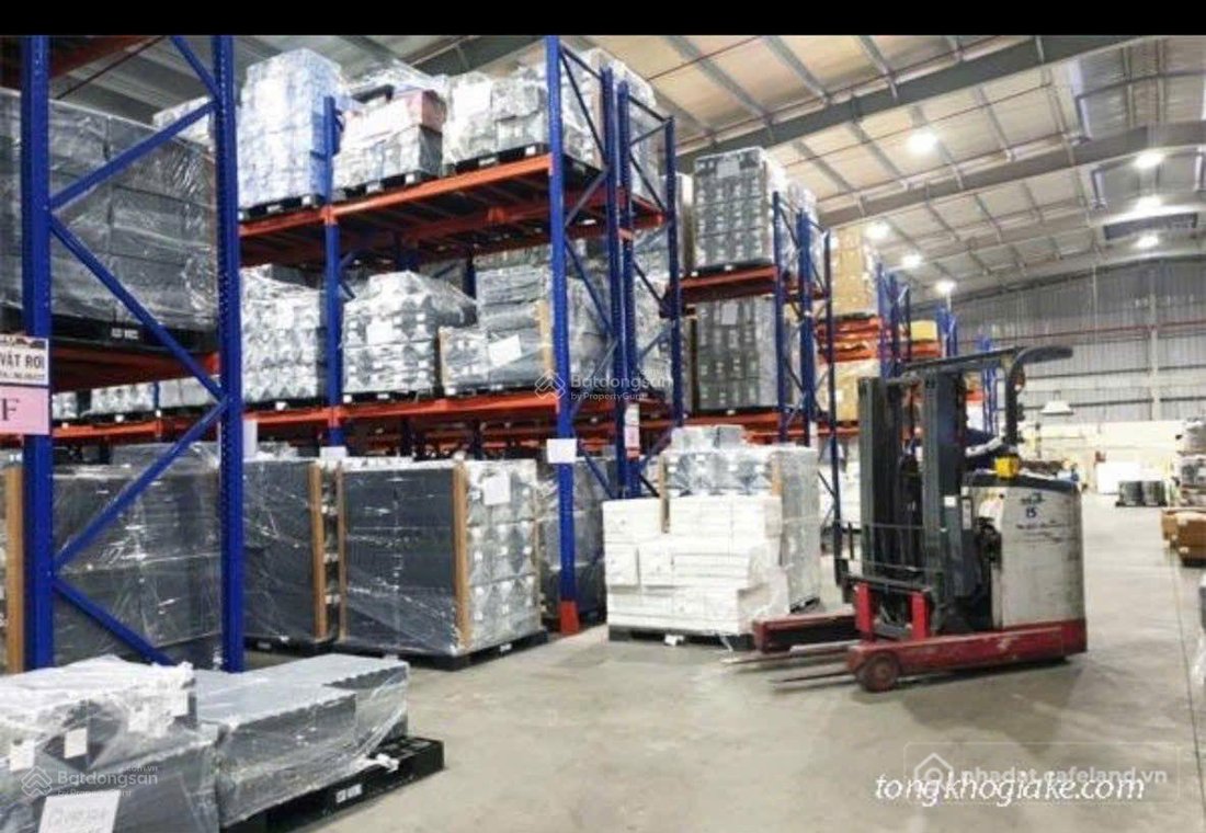 Nhà riêng: Cho thuê 3 tầng Lai Xá 125m thông sàn ô tô đỗ cửa, hợp gym/kho/văn ph
