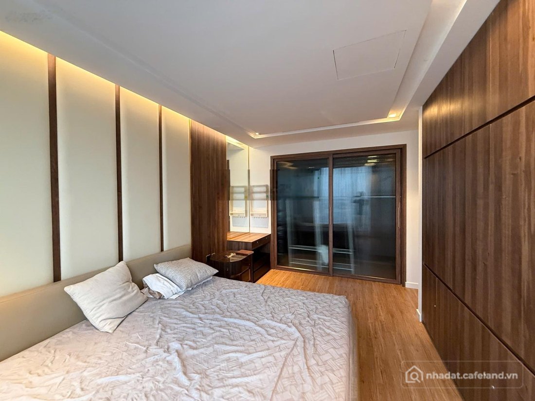 Căn hộ chung cư: CC cho thuê căn hộ Watermark - 395 Lạc Long Quân. DT 125m2 - 3P