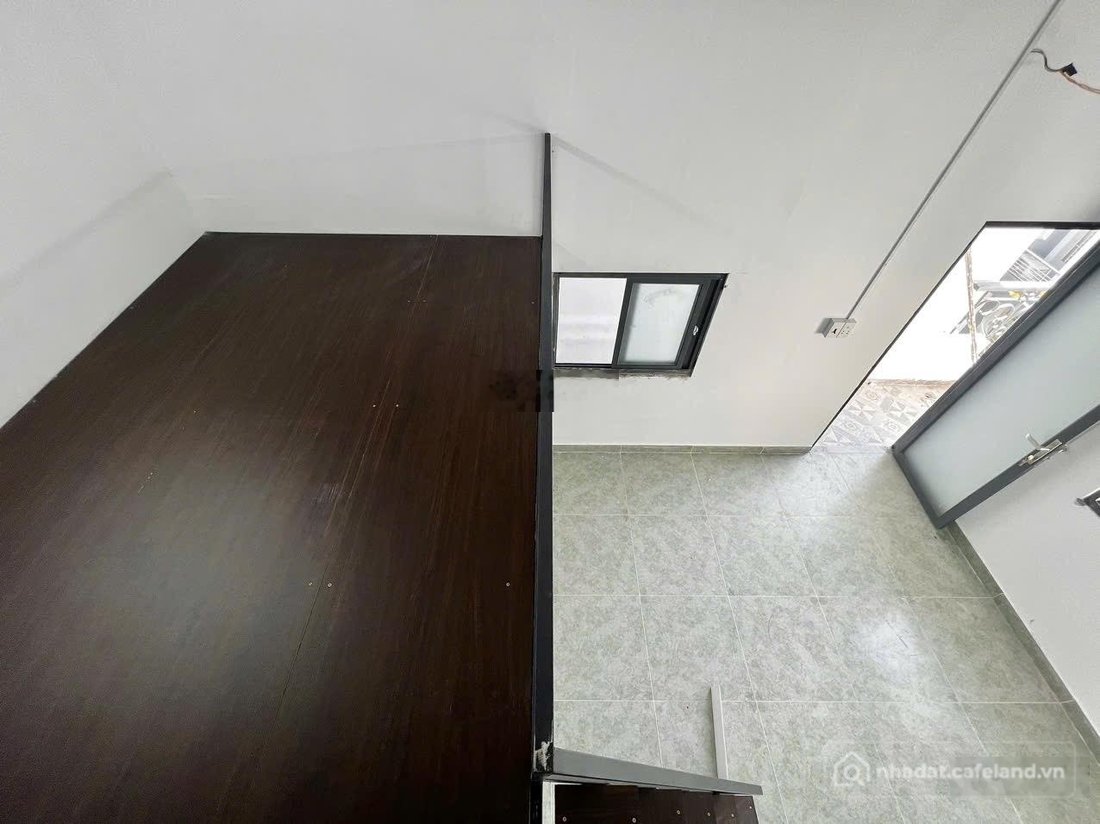 Phòng trọ: DUPLEX cực kỳ rộng ở được 3-4 người ngay Phan Đăng Lưu