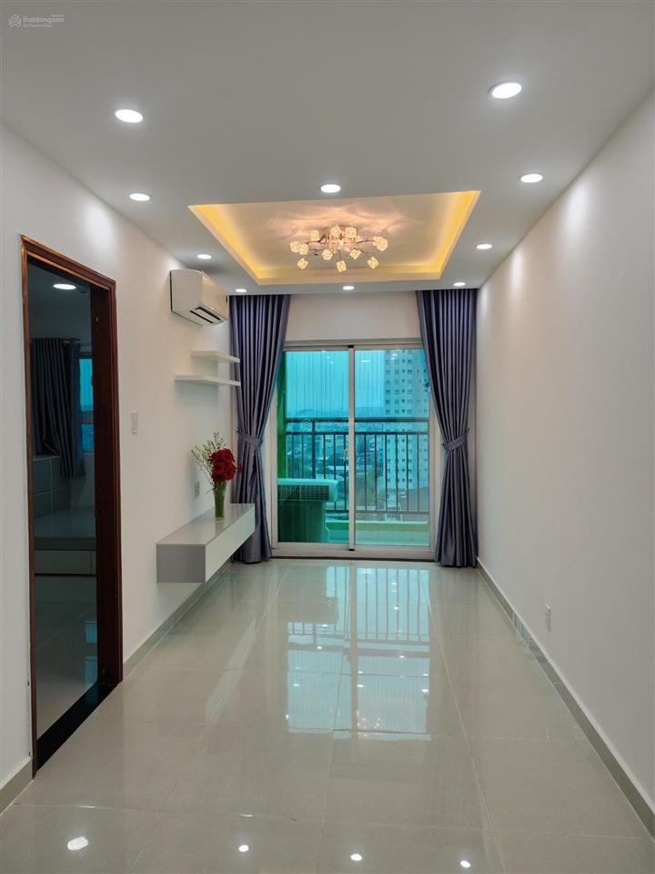 Cần bán căn hộ 8x plus 67m 2pn 2wc giá 2,9 tỷ đã có sổ hồng