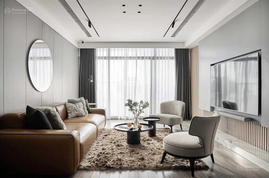 Chính chủ cần bán chcc tân hoàng minh 36 hoàng cầu, 136m2, 3n2wc, full nt, tầng đẹpview thoáng