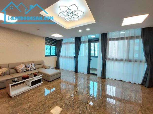 Chính chủ cần bán Toà Văn Phòng 9T thang máy Phố Hoàng Cầu Đống Đa