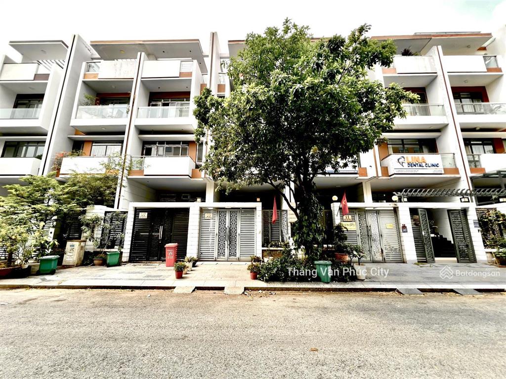 Nhà hoàn thiện cao cấp để gia đình ở full nội thất, hầm 4 tầng, sang trọng, hiện đại, 4 phòng ngủ