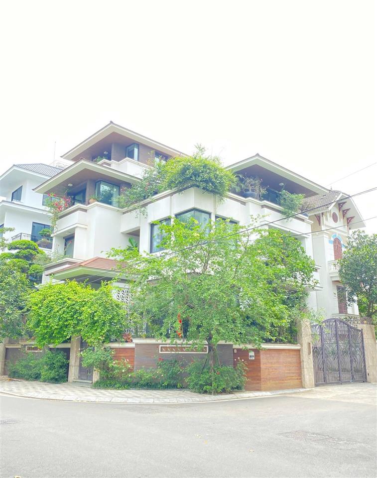 Bán biệt thự 368m2 d3 vườn đào, view vườn hoa, sân vườn, có bảo vệ nội thất nhập khẩu, giá 230 tỷ