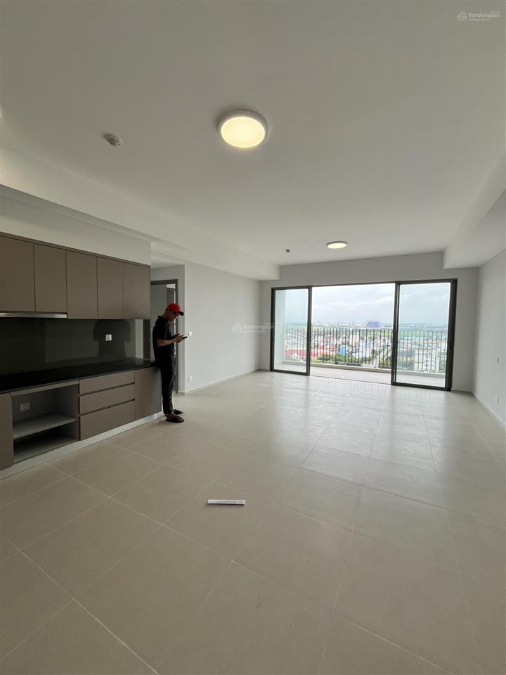 Suất nội bộ bán căn 3pn 113m2 giá 4.7 tỷ, sẵn giường tủ, view ủy ban, mini penthouse cc westgate