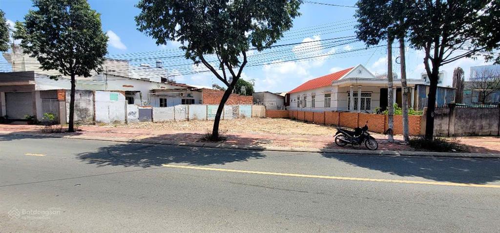 Bán gấp lô đất mặt tiền đường phạm thị tân phú lợi, vị trí kinh doanh tốt, giá tốt