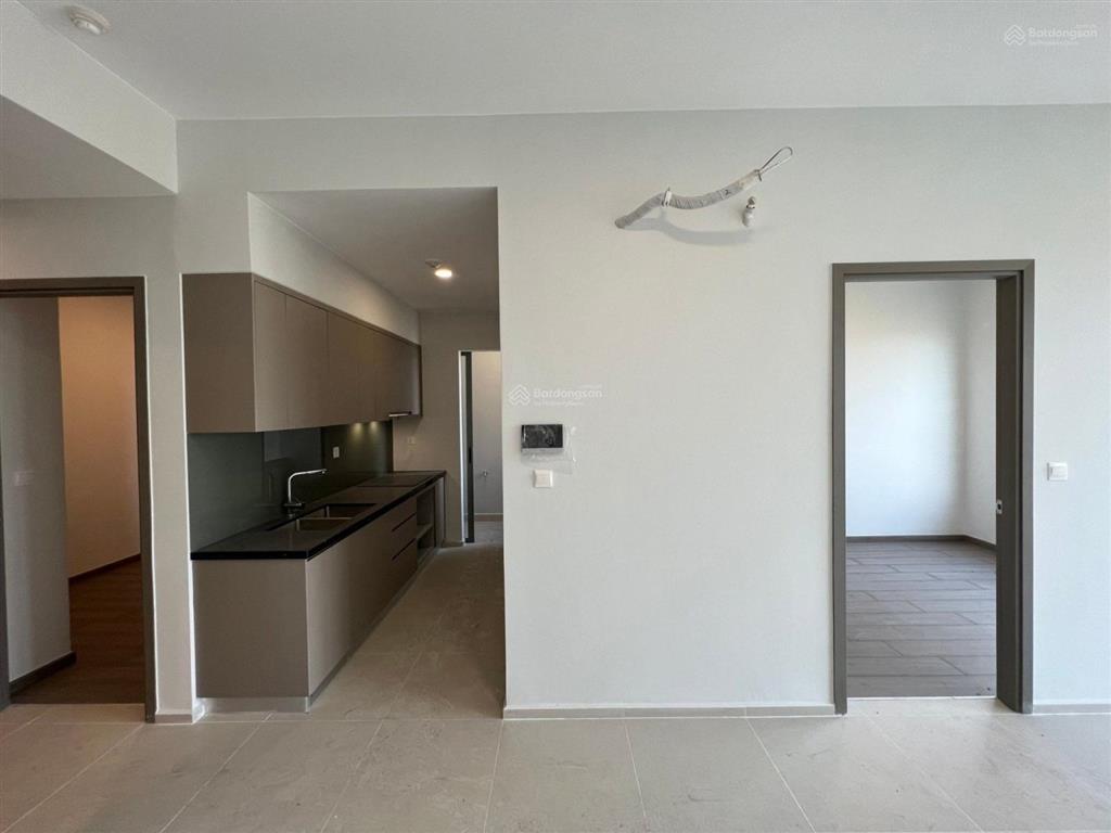 Bán gấp sổ sẵn westgate 2pn 60m2, giá 2.75 tỷ full 102%, view ngoại khu, giá tốt dự án