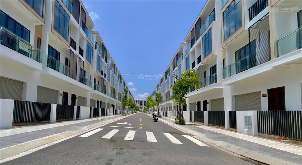 Nhà phố 4 tầng 6x20, cạnh trường học phố ẩm thực giá 5,5 tỷ (full 100%). 0938 193 *** em phước