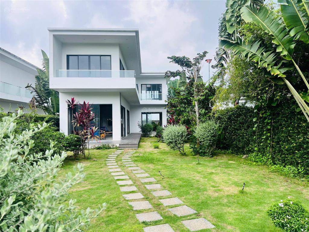 Bán căn thô villa 1 trệt 1 lầu mt nguyễn huệ đất đỏ tp hcm