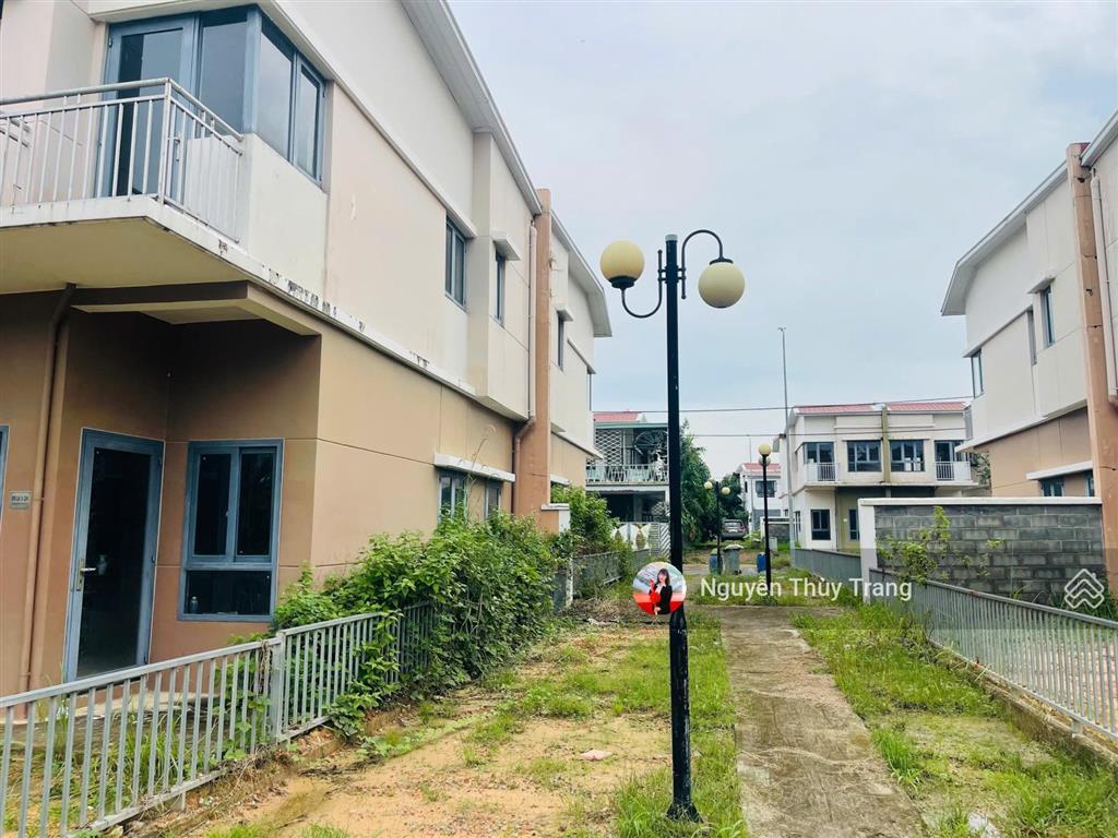 Một trong số ít 1 căn biệt thự oasis city 5x16 full thổ cư. 2 mặt thoáng giá rẻ sang tên ngay
