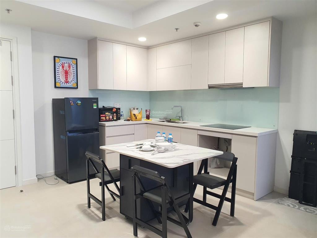 Bán căn hộ 1 phòng ngủ 50m2, giá 4,4 tỷ (sổ hồng), tầng trung view nội khu hồ bơi + công viên