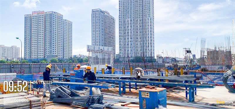 Bán gấp 3pn the privé dt 98.5m2 giá 11.685tỷ có thuế vat và pbt tầng cao view đẹp có metro đi qua