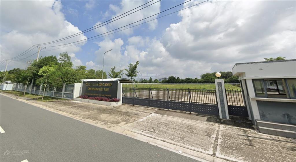 Bán 1,8 ha đất trong kcn + nhà xưởng 4.400m2 + văn phòng 1.200m2, mới 100%, vào vận hành ngay.